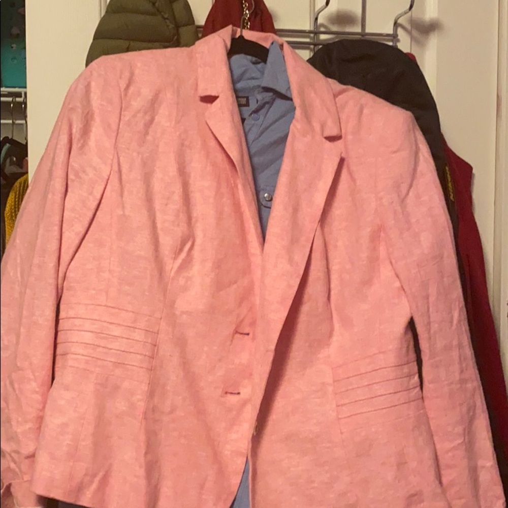 This jacket is new I never used this jacket